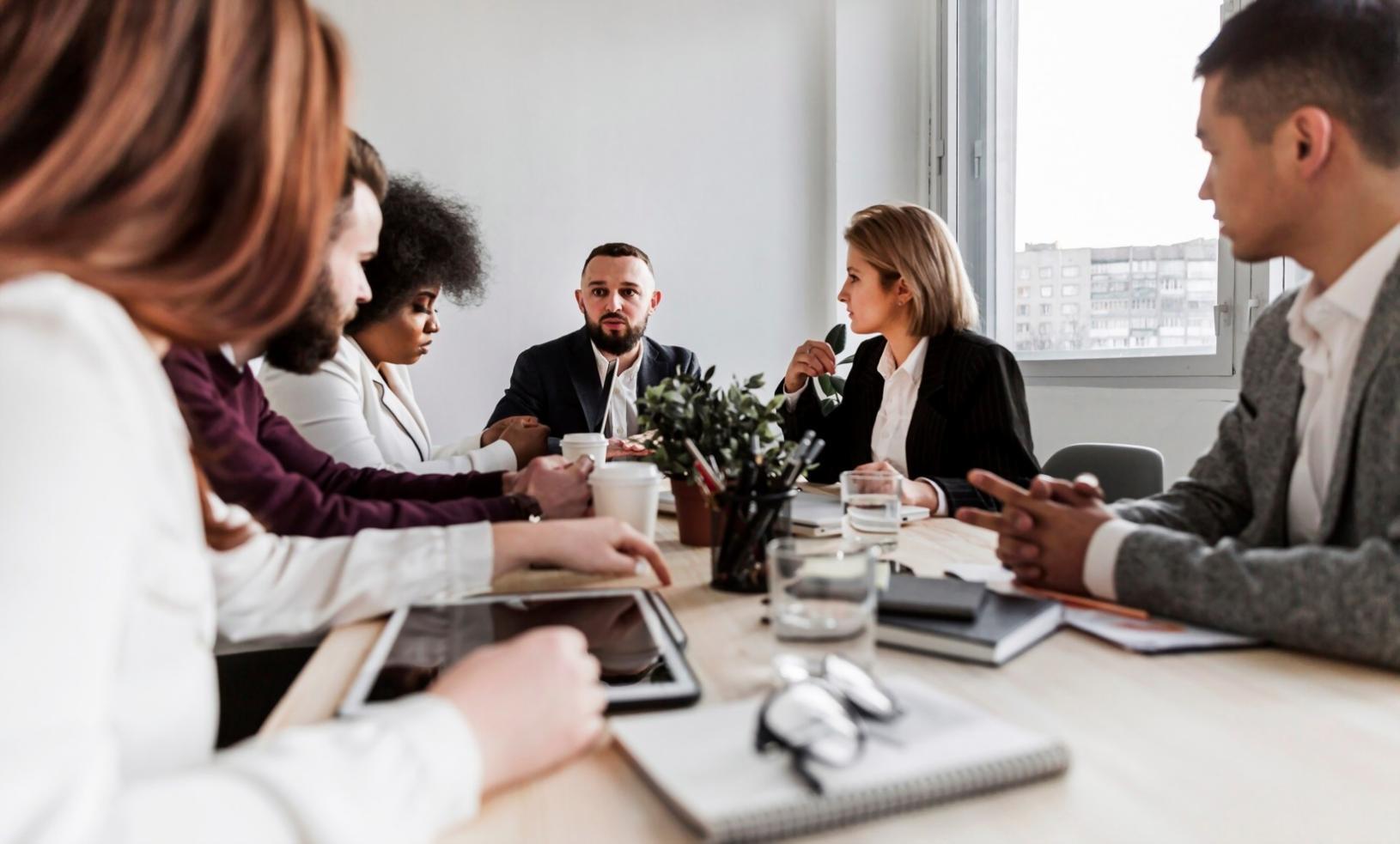 Analyse de documents financiers lors d'une session de conseil personnalisée